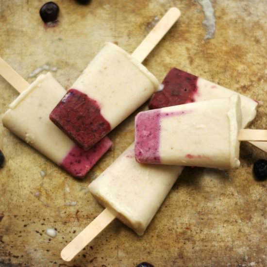 Banana & Berry Popsicles - Recipe photo by Thenoatbook
