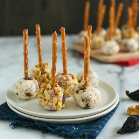 Prosciutto & Fig Cheeseball Bites - Recipe photo by foxeslovelemons