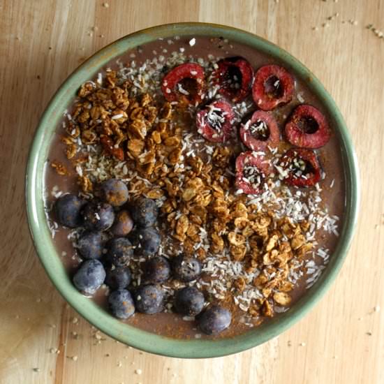 Acai Bowl with Ginger Granola - Recipe photo by createnplate