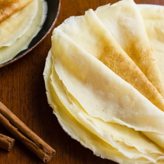 How to Make Crêpes - Recipe photo by cocinamuyfacil