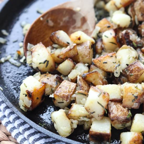 Rosemary Garlic Potatoes - Recipe photo by littlebroken