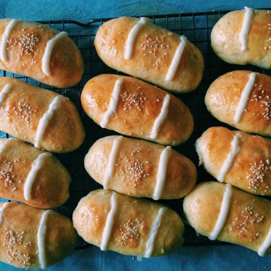 Chinese Cocktail Buns (Gai Mei Bao) - Recipe photo by rushyama