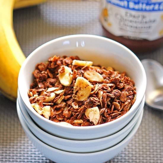 Dark Chocolate PB Banana Granola - Recipe photo by itbakesmehappy