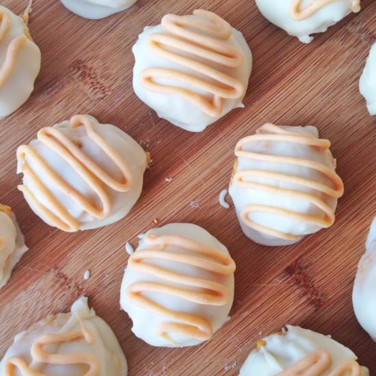 pumpkin pie oreo truffles - Recipe photo by WillBakeforBooks