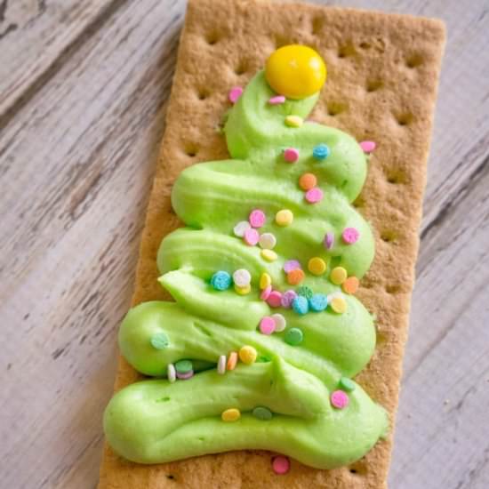 Frosting Christmas Tree Crackers - Recipe photo by amomstake