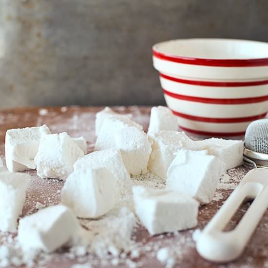 Homemade Marshmallows - Recipe photo by picsandpastries