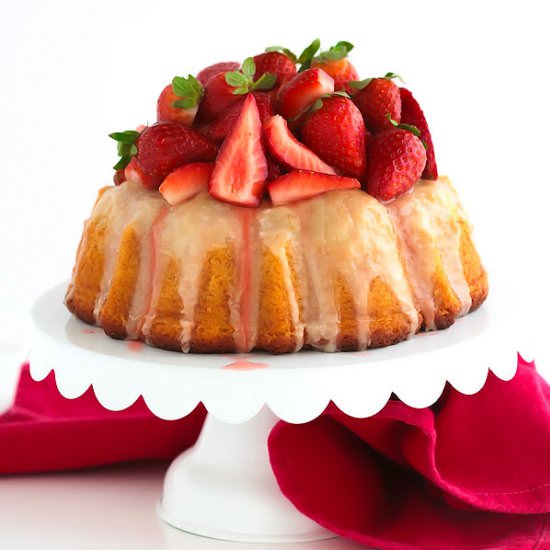 Glazed Vanilla Bean Bundt Cake - Recipe photo by Cleobuttera