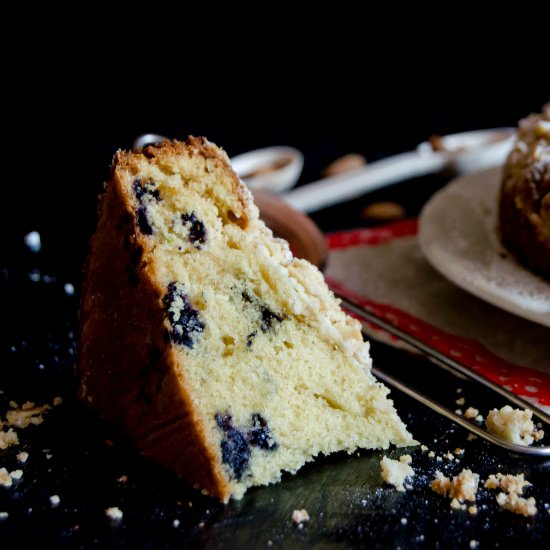 Blueberry Crumble Cake - Recipe photo by PastryWorkshop
