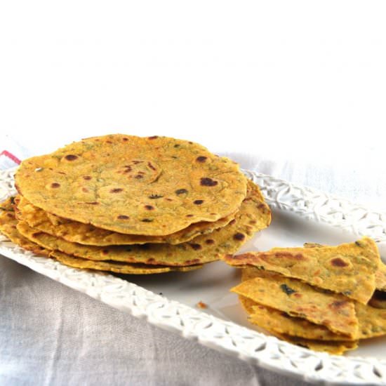 Masala Khakhra - Recipe photo by HolyCowVegan