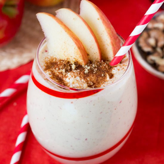 Apple Cinnamon Smoothie w/ Walnuts - Recipe photo by roxyskitchen