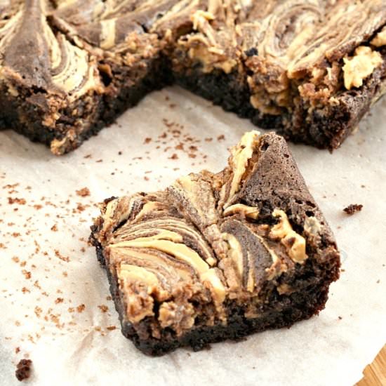 Peanut Butter Swirl Brownies - Recipe photo by manusmenu