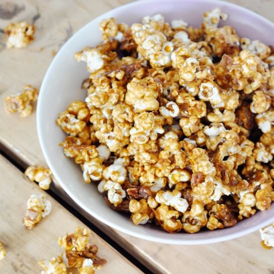 Cinnamon Bun Popcorn - Recipe photo by larkandlinen