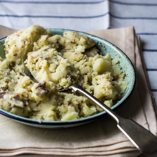 Olive Oil Smashed Potatoes - Recipe photo by ediblesoundbites