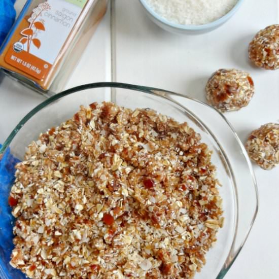 Chewy Rawnola - Recipe photo by TheGlowingFridge