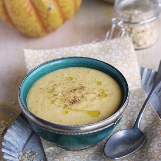 Chickpea flake creamy vegan soup - Recipe photo by Mathilda Motte