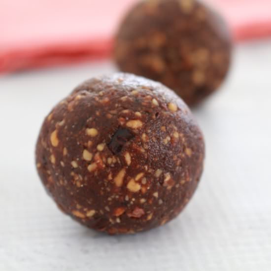 Double Choc Brownie Bliss Balls - Recipe photo by bakeplaysmile