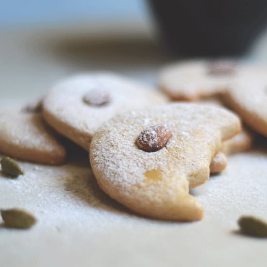 Butter and Cardamom Cookies - Recipe photo by notacurry.com