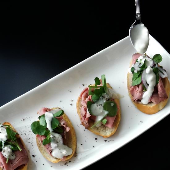 Roast Beef & Garlic Toast Points - Recipe photo by Virtually Yours