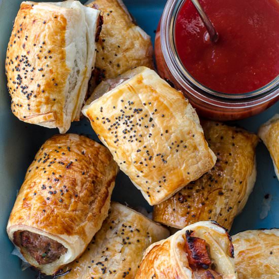 Mini pork & apricot sausage rolls - Recipe photo by asweetmuddle