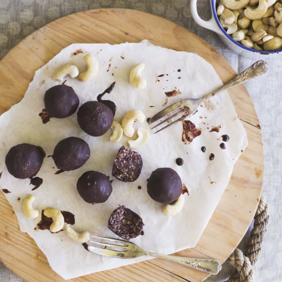 Raw Cranberry Choc Truffles - Recipe photo by JulesGalloway