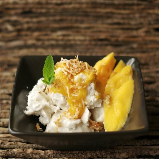 Mango and coconut gelato - Recipe photo by Thenoatbook