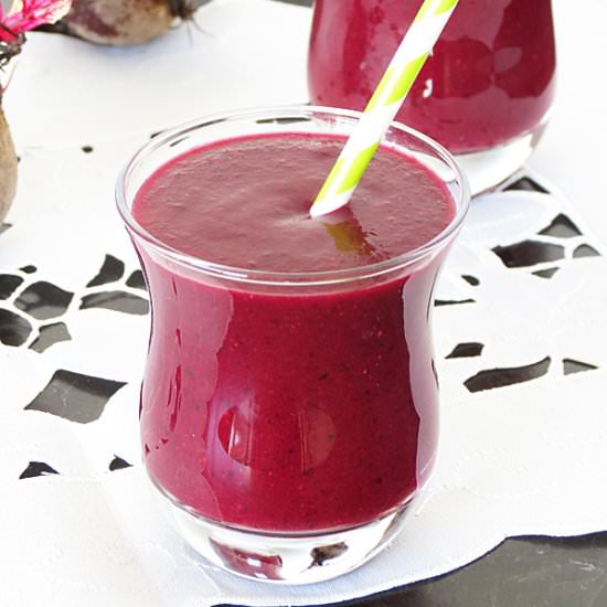 Beet Detox Smoothie - Recipe photo by ilonaspassion