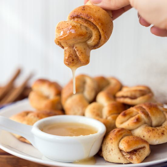 Cinnamon Knots with Glaze Dip - Recipe photo by Vegan Yack Attack