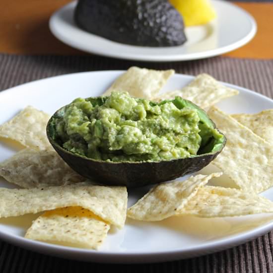 Simple Guacamole - Recipe photo by Cooking Chat