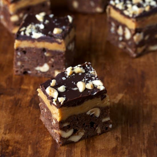 Salted peanut brownies - Recipe photo by gourmandistan