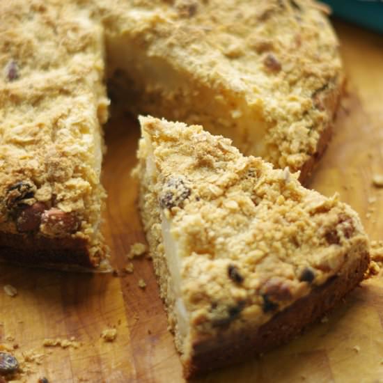 Pear and Muesli Crumble Cake - Recipe photo by Thenoatbook
