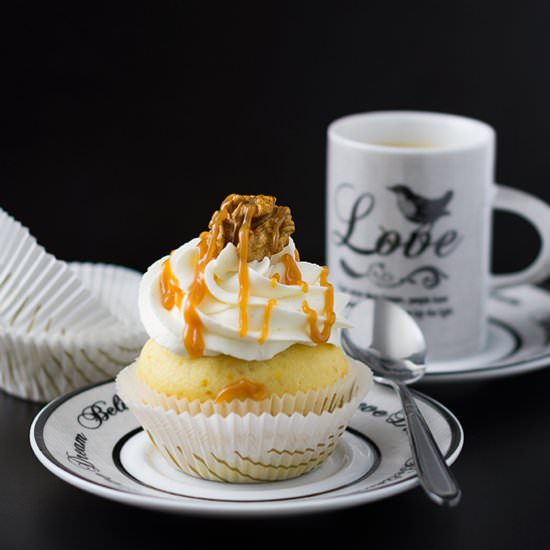 Vanilla Caramel Cupcakes - Recipe photo by Briose de Acasa
