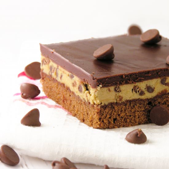 Chocolate Chip Cookie Dough Brownie - Recipe photo by easybaked
