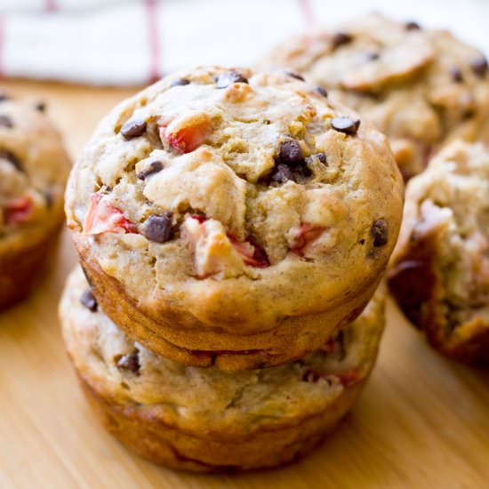 Skinny Strawberry Banana Muffins - Recipe photo by a latte food