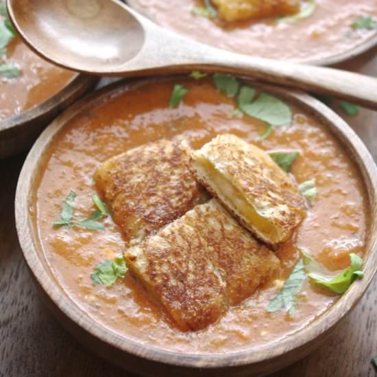 Roasted Red Pepper Tomato Soup - Recipe photo by thegarlicdiaries