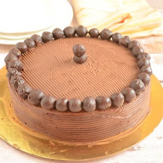 Devil's Chocolate Cake - Recipe photo by currytrail