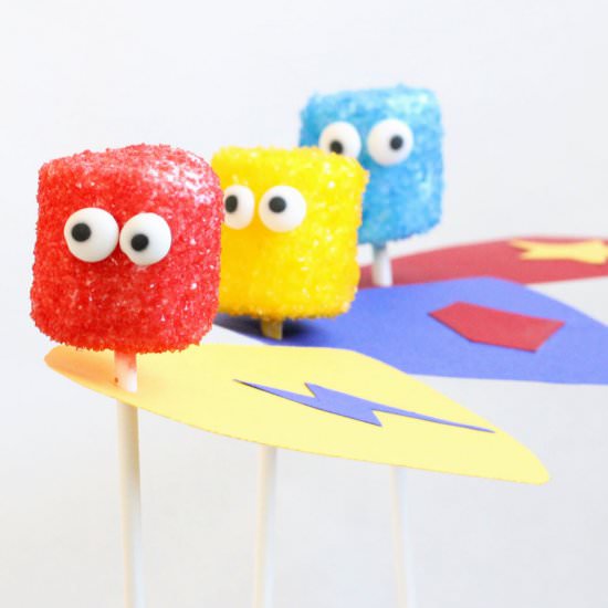 Superhero marshmallow pops - Recipe photo by chic cookies