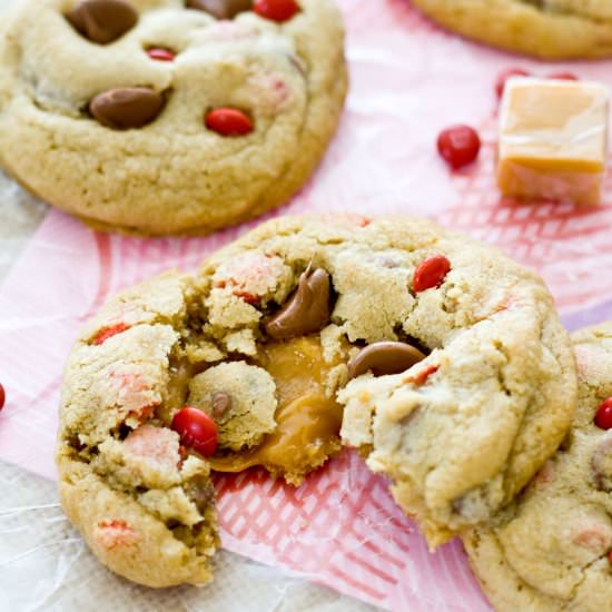 Milk Chocolate Chip Caramel Cookies - Recipe photo by a latte food