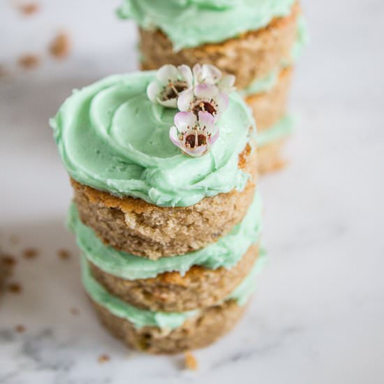 Mini Pistachio Buckwheat cakes - Recipe photo by sugarthumb