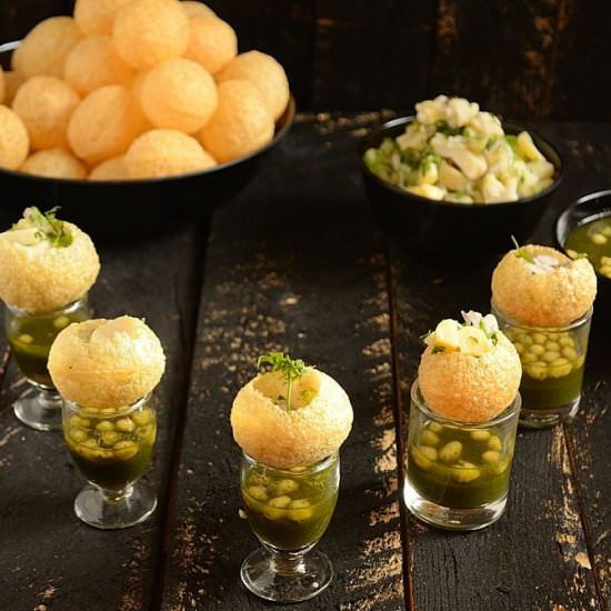 Pani Puri/Gol Gappa - Recipe photo by currytrail