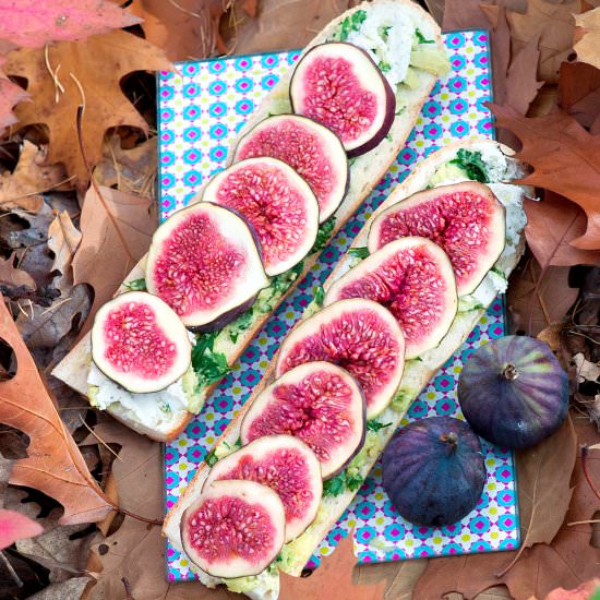 Bruschetta with figs - Recipe photo by lesyasha