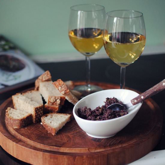Olive tapenade - Recipe photo by linnkatarina