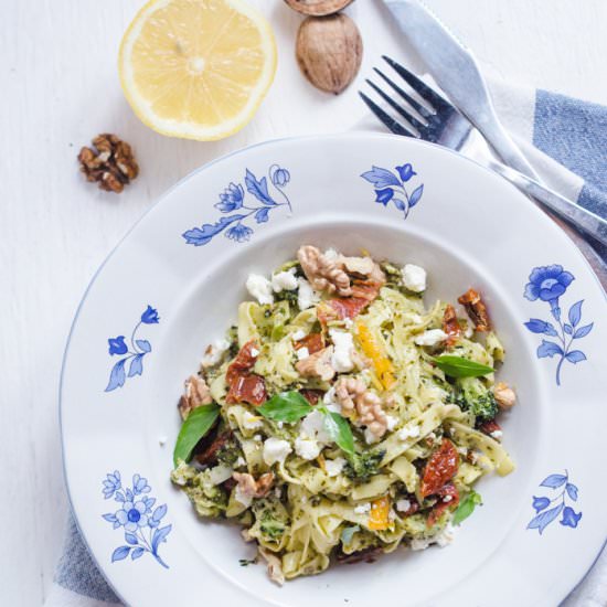 Pasta with Lemon and Pesto - Recipe photo by atilio