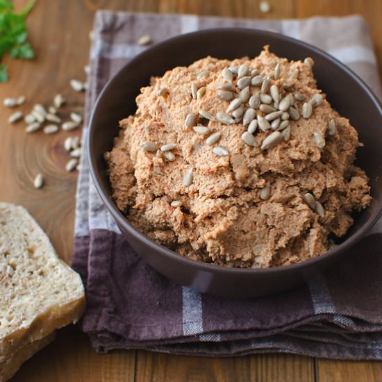 Tomato paste with sunflower seeds - Recipe photo by Green Cookies
