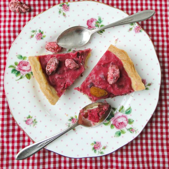 Pink Praliné Tart - Recipe photo by sabine@mamangerie
