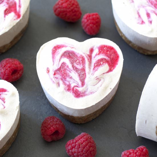 Mini raspberry cheesecakes - Recipe photo by JENNIFERMEDHURST