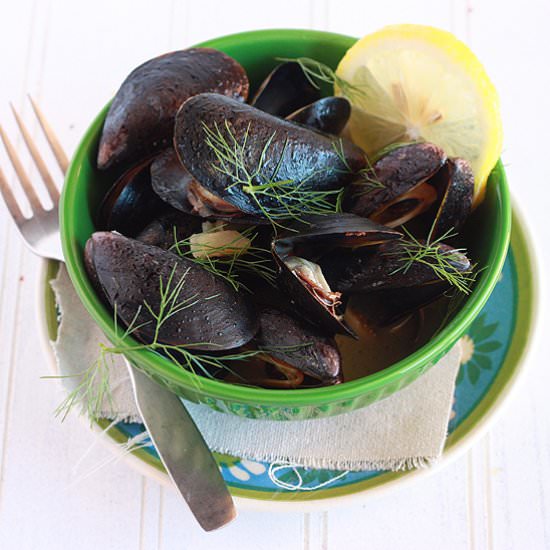 Steamed Mussels with Roasted Garlic - Recipe photo by cookingbride