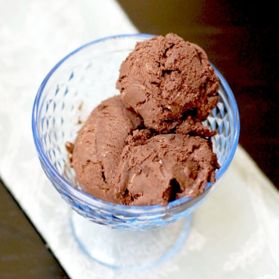 Jeni's Darkest Chocolate Ice Cream - Recipe photo by evabakes