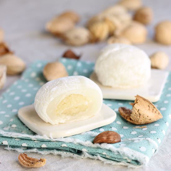 Almond mochi - Recipe photo by Mathilda Motte