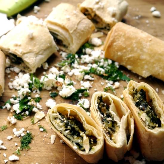 Easy Spanakopita Quinoa Roll-Ups - Recipe photo by NY Foodgasm