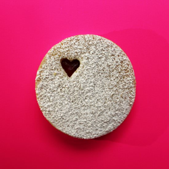 Vegan Jammie Dodgers - Recipe photo by Vegan Food Lab